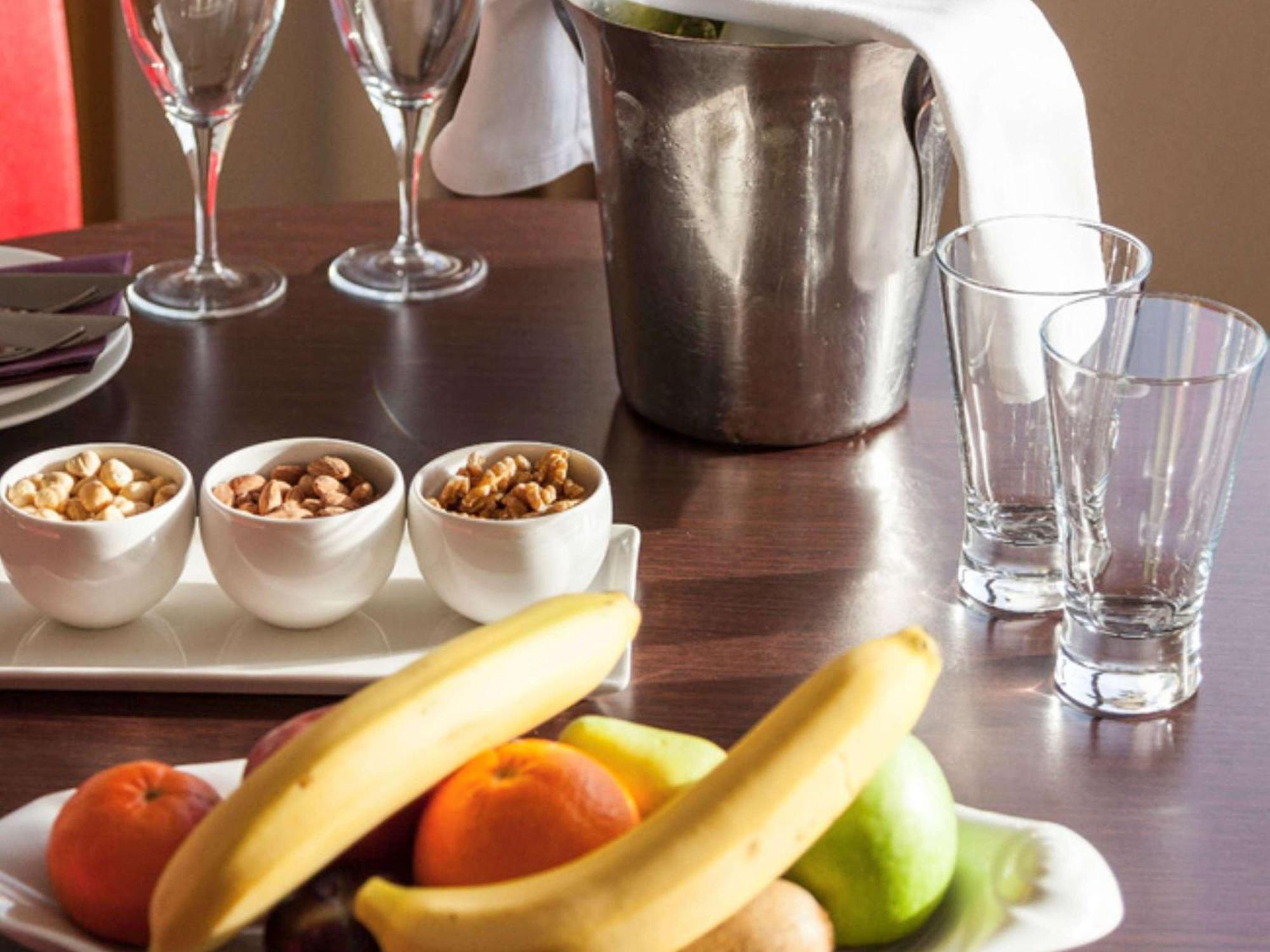 Отель Ibis Istanbul West Экстерьер фото