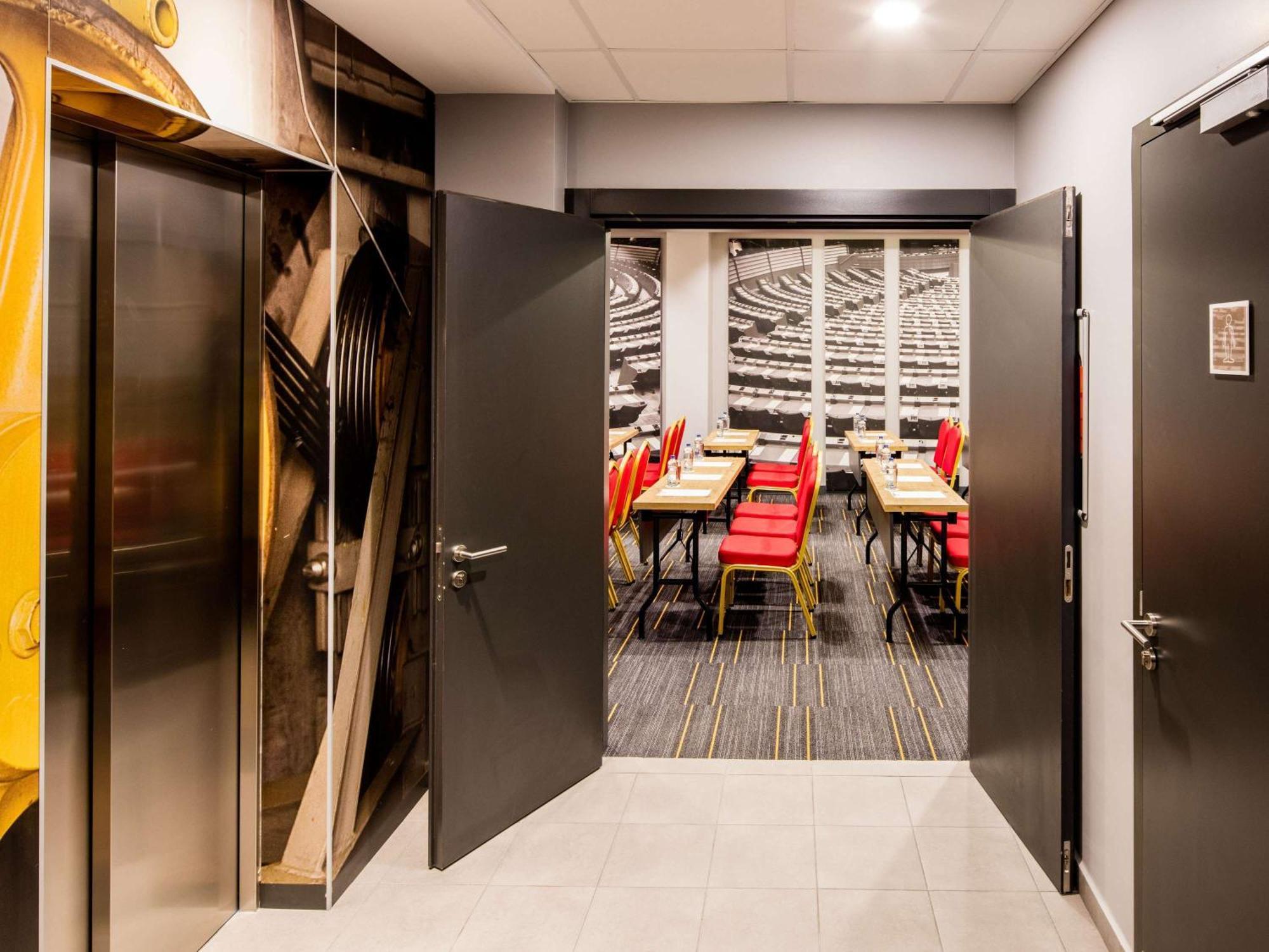 Отель Ibis Istanbul West Экстерьер фото