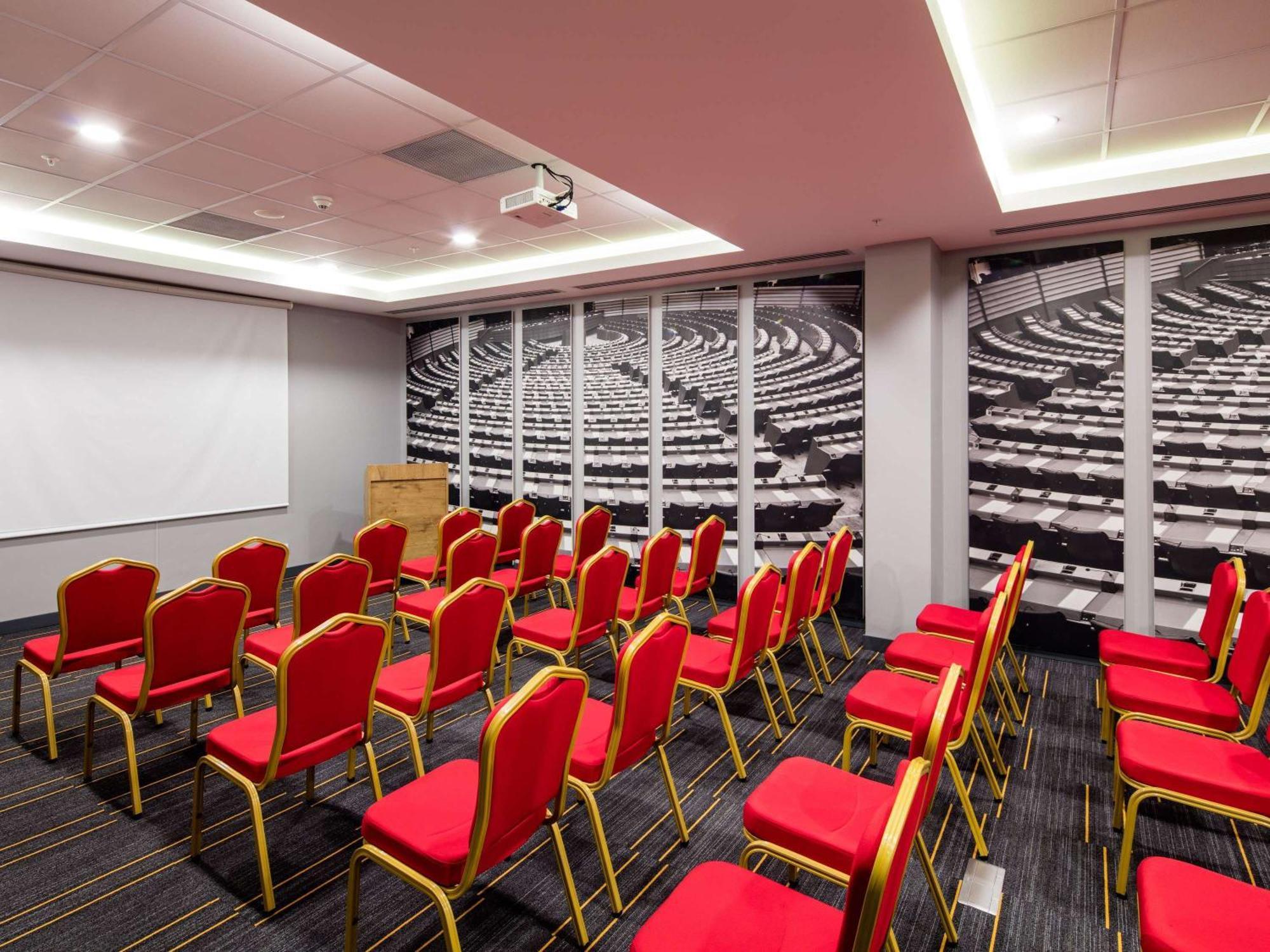 Отель Ibis Istanbul West Экстерьер фото